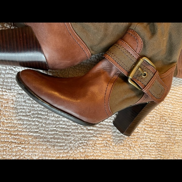 Nice stack heel leather and material boot - Picture 1 of 6